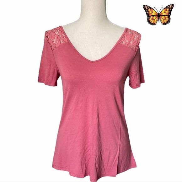 RICKI'S Lace Trim Double-V Tee Size Extra Small - Picture 2 of 11